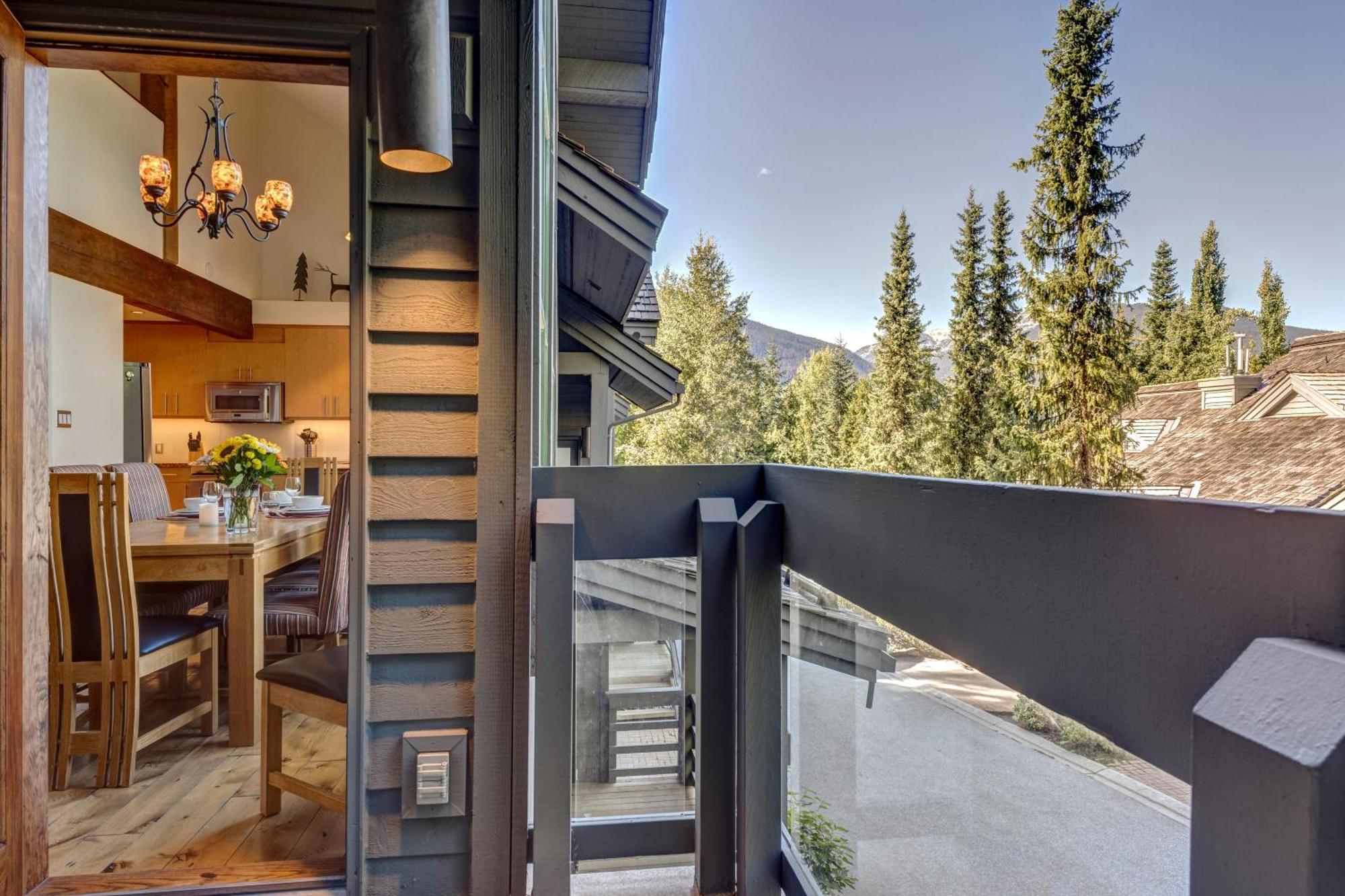 Northern Lights 21 Whistler Exterior photo